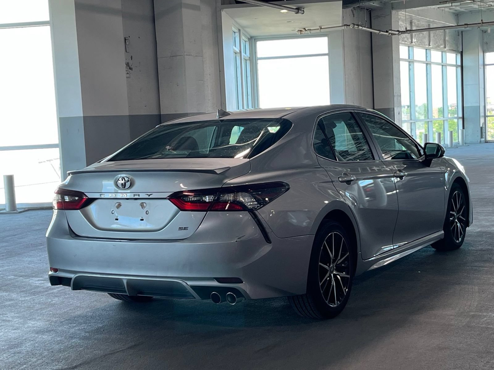 Used 2021 Toyota Camry SE FWD image 10