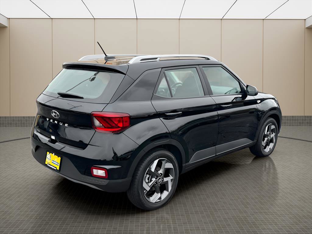 Used 2026 Hyundai Venue SEL FWD image 3