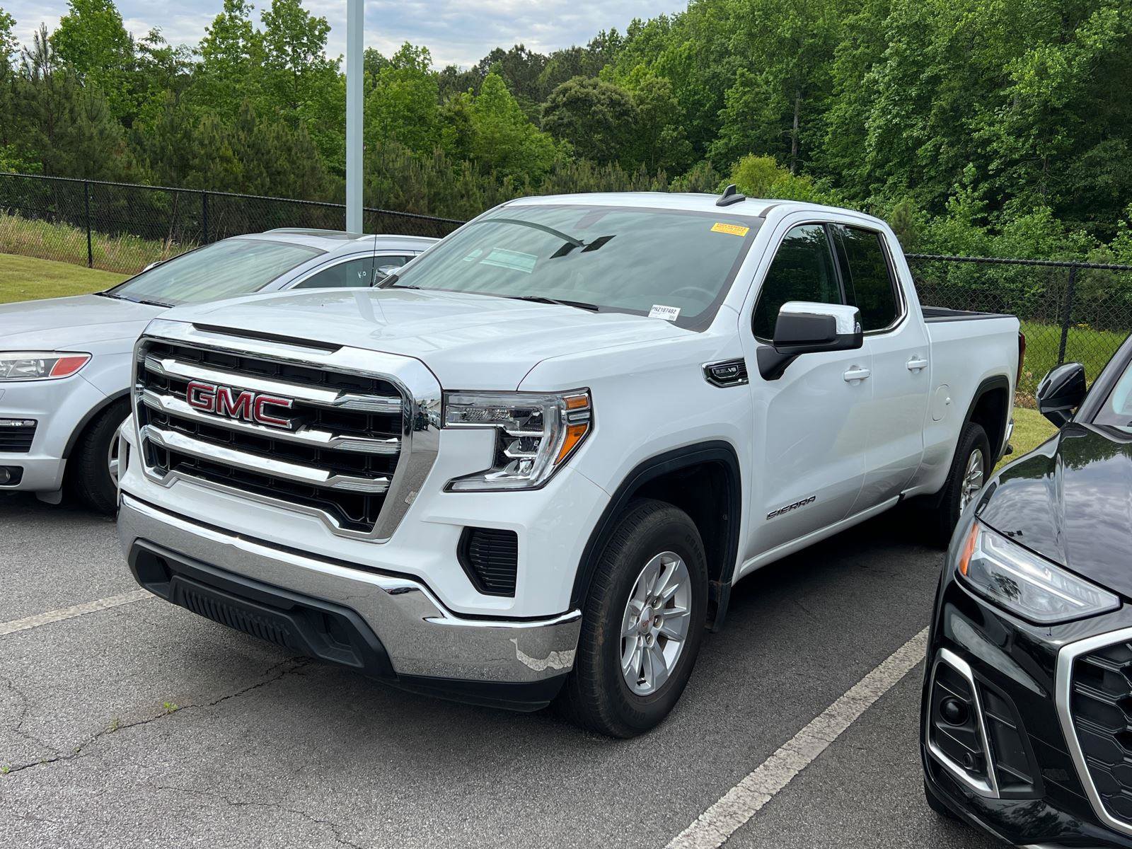 Used 2022 GMC Sierra 1500 SLE RWD image 1