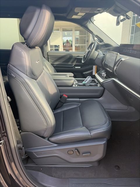 New 2026 Ford Expedition Platinum w/ Stealth Performance Package AWD/4WD image 16