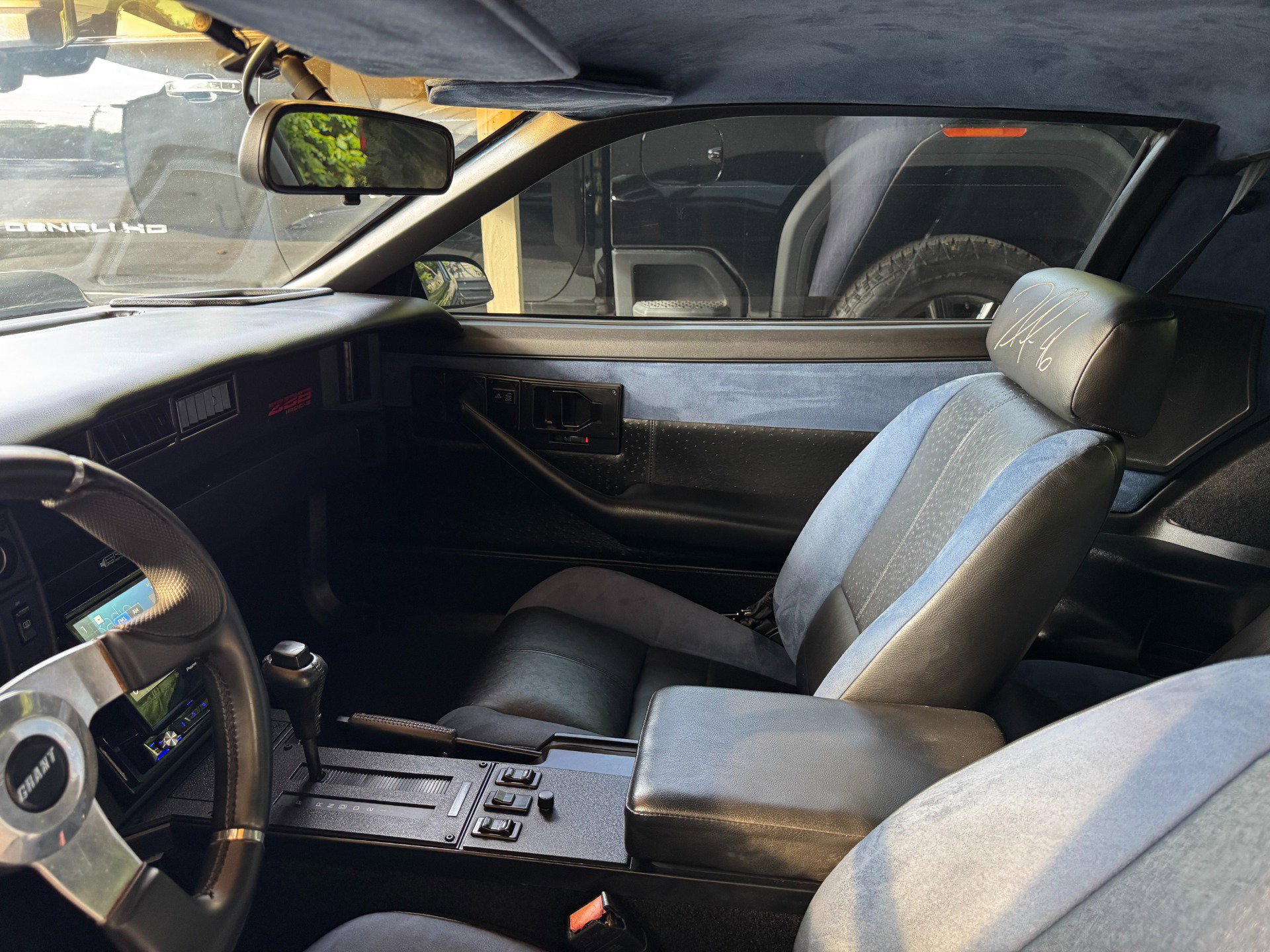 Used 1989 Chevrolet Camaro IROC-Z RWD image 13