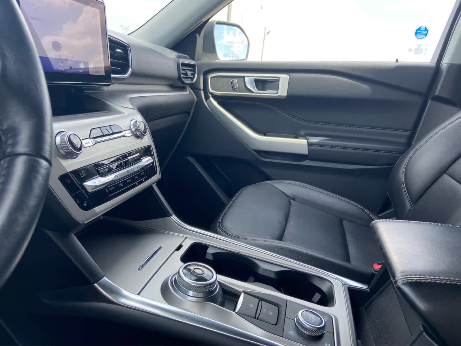Used 2020 Ford Explorer XLT w/ Equipment Group 202A image 30