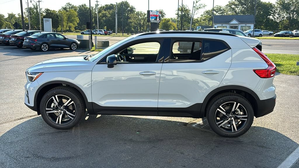 New 2026 Volvo XC40 B5 Core w/ Protection Package Premier AWD/4WD image 3