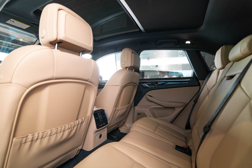 New 2026 Porsche Macan AWD/4WD image 17