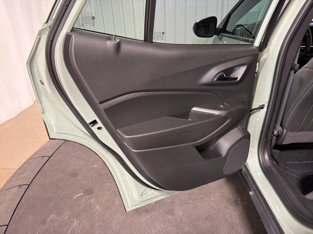 Certified 2024 Chevrolet Trax RS w/ Driver Confidence Package image 17