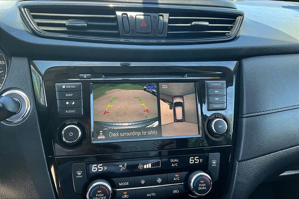 Used 2018 Nissan Rogue SV w/ Premium Package image 14