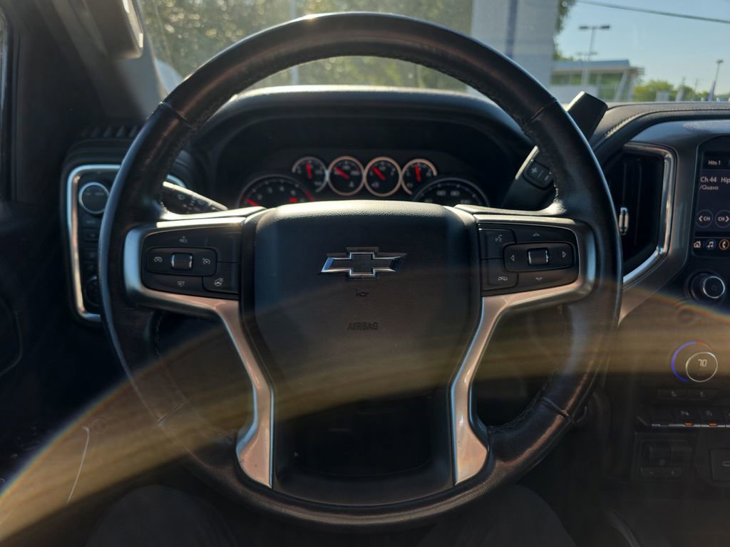 Used 2020 Chevrolet Silverado 1500 LT Trail Boss w/ Midnight Edition AWD/4WD image 25