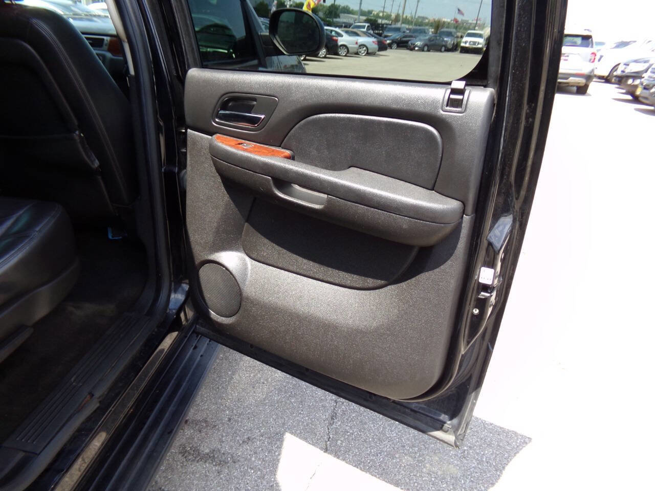 Used 2014 GMC Yukon XL SLT image 32