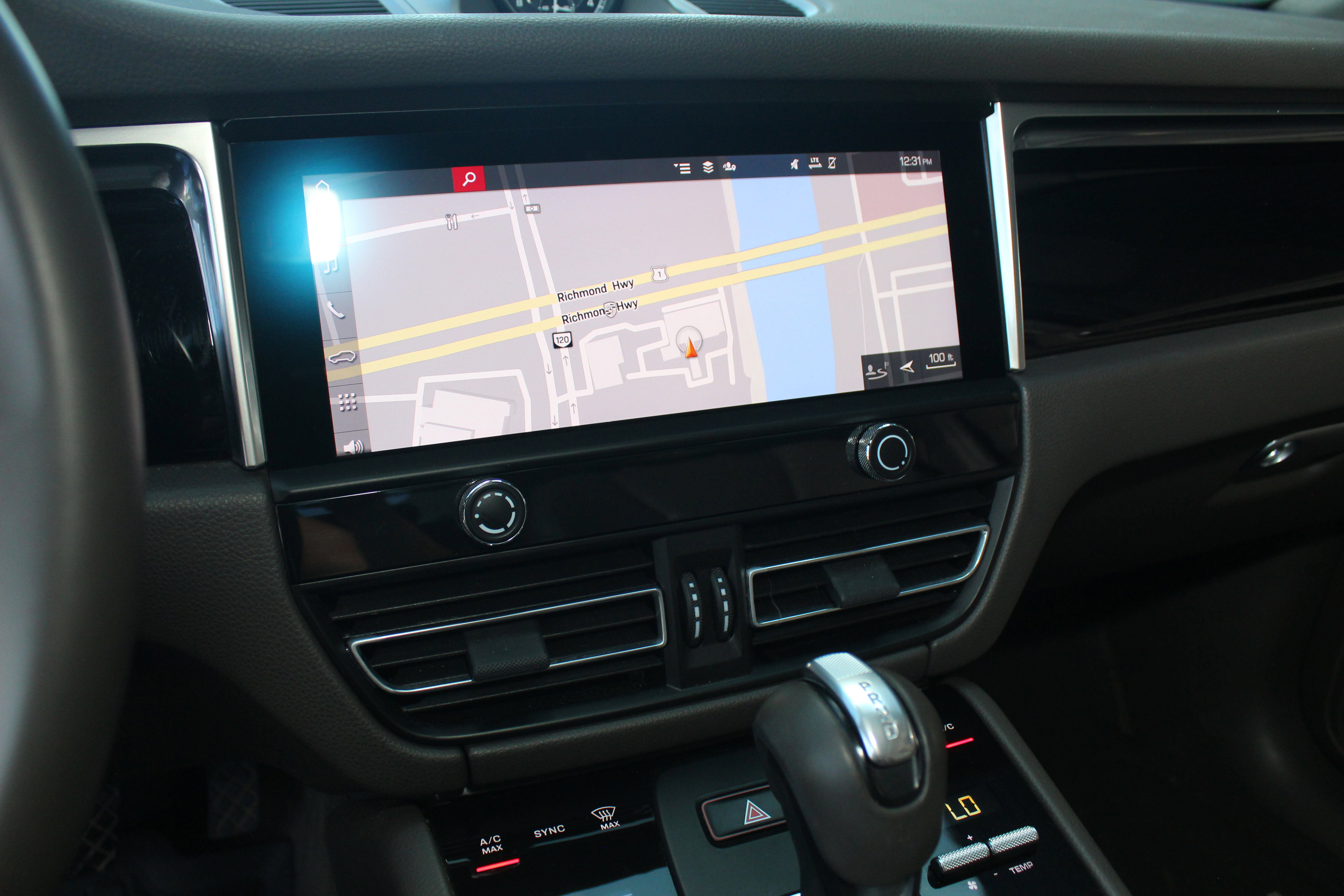 Used 2022 Porsche Macan S image 18