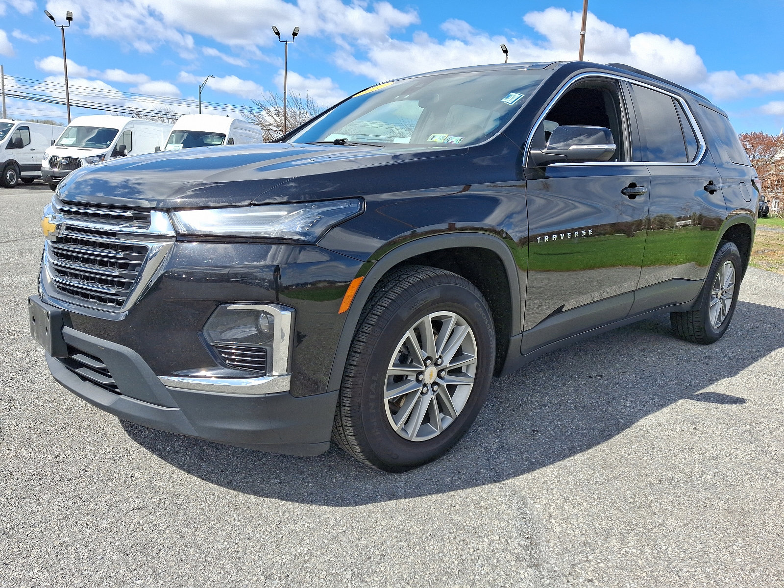 Used 2022 Chevrolet Traverse LT image 3