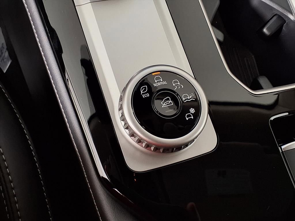 Used 2025 Mitsubishi Outlander SE image 23