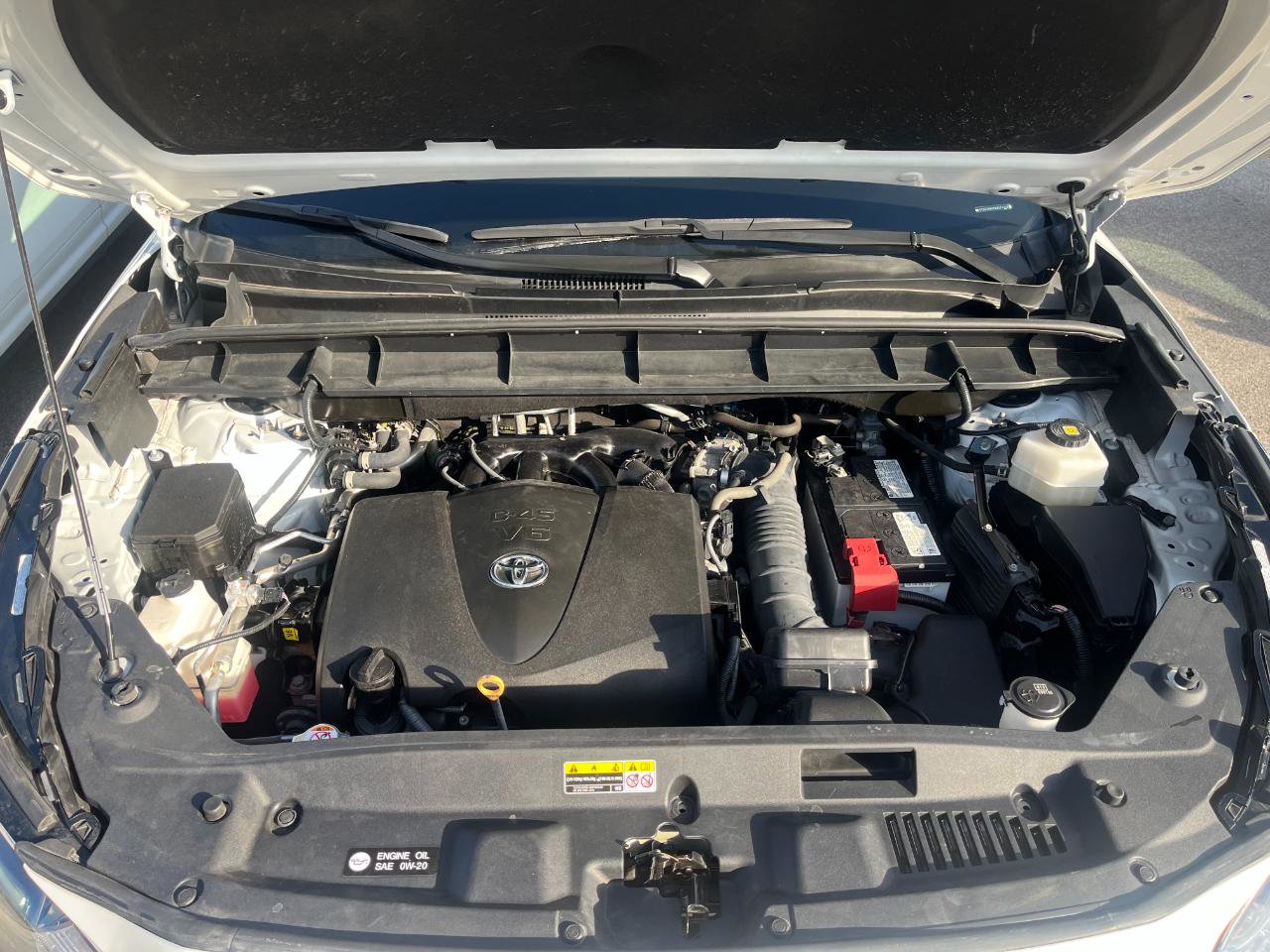 Used 2022 Toyota Highlander XLE AWD/4WD image 39