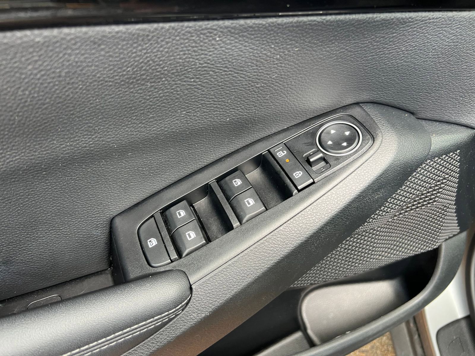 Used 2025 Kia Seltos S image 18