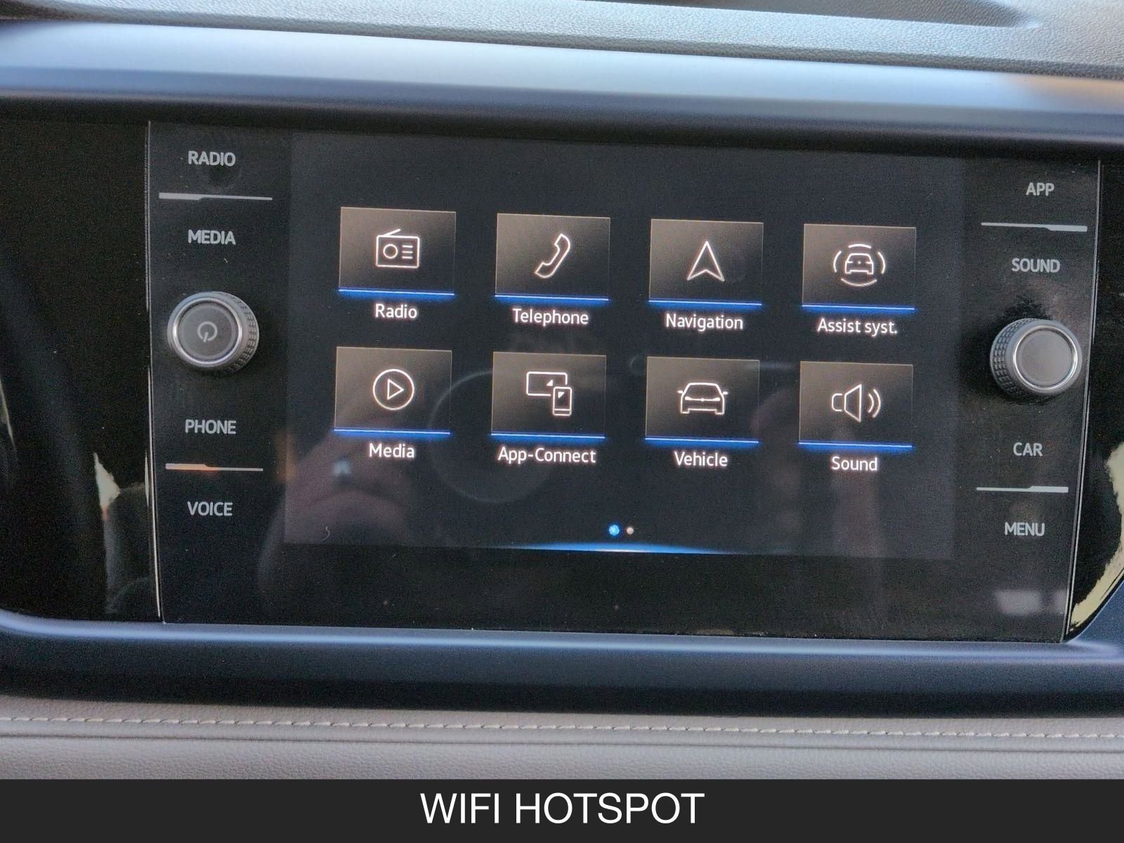 Used 2024 Volkswagen Taos SE image 21