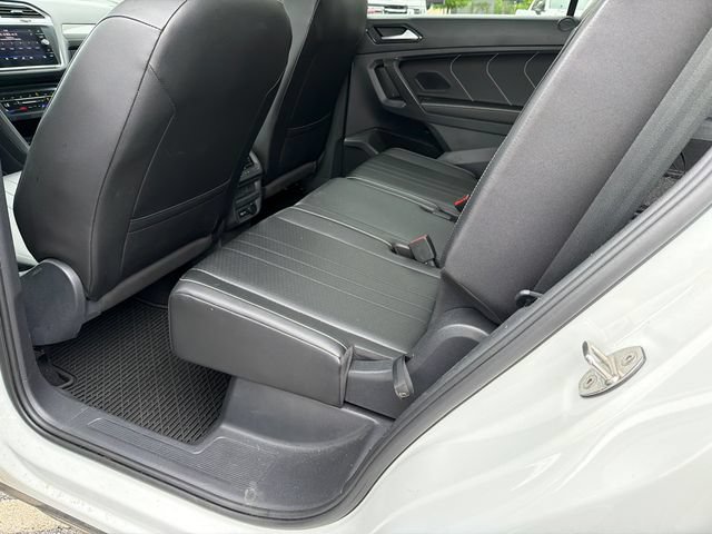 Used 2022 Volkswagen Tiguan SE w/ Panoramic Sunroof Package FWD image 21