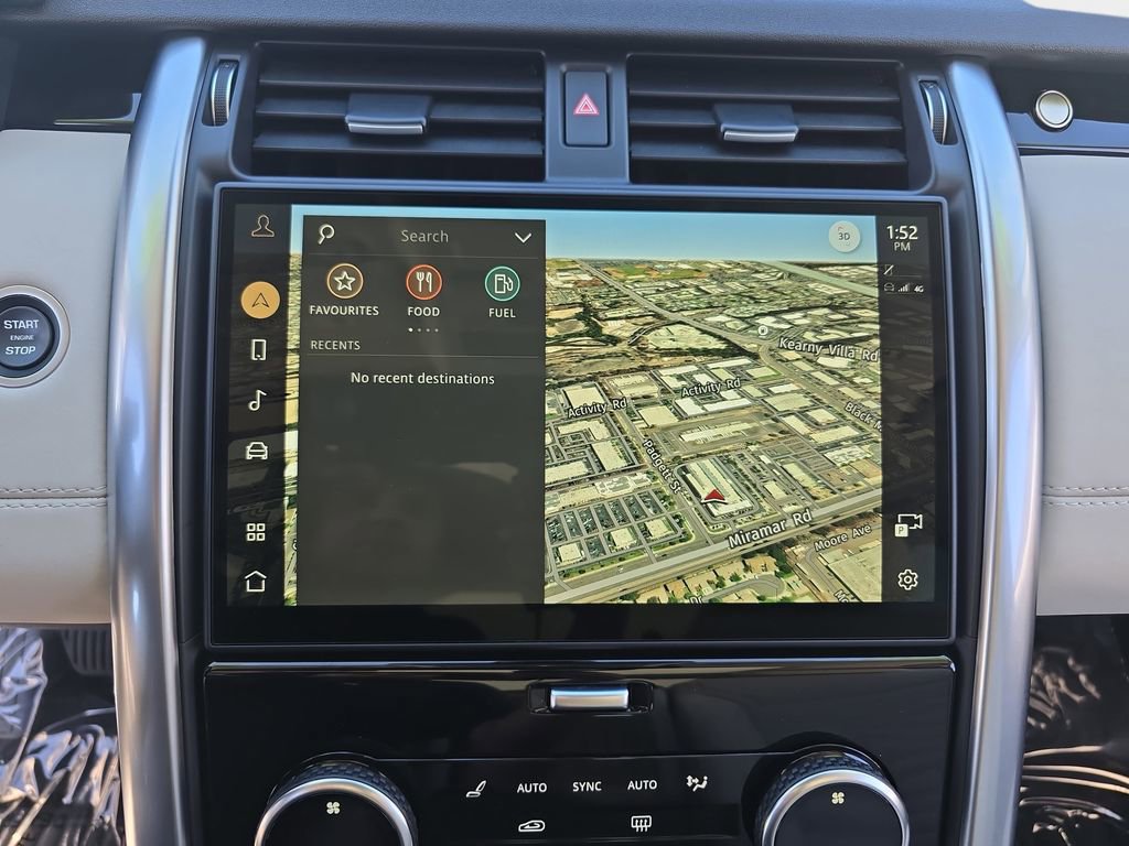 Certified 2025 Land Rover Discovery S image 24