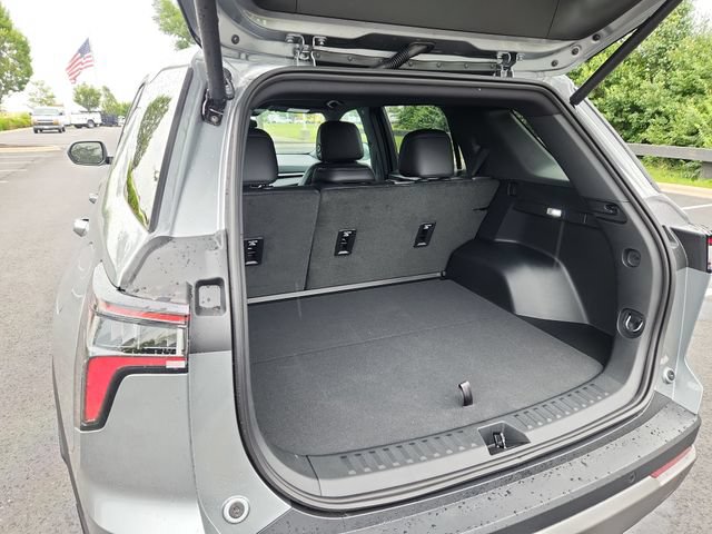 New 2026 Chevrolet Equinox LT w/ Convenience Package II FWD image 19