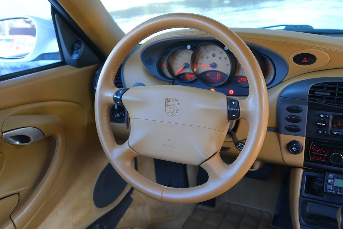 Used 1999 Porsche 911 Carrera RWD image 44