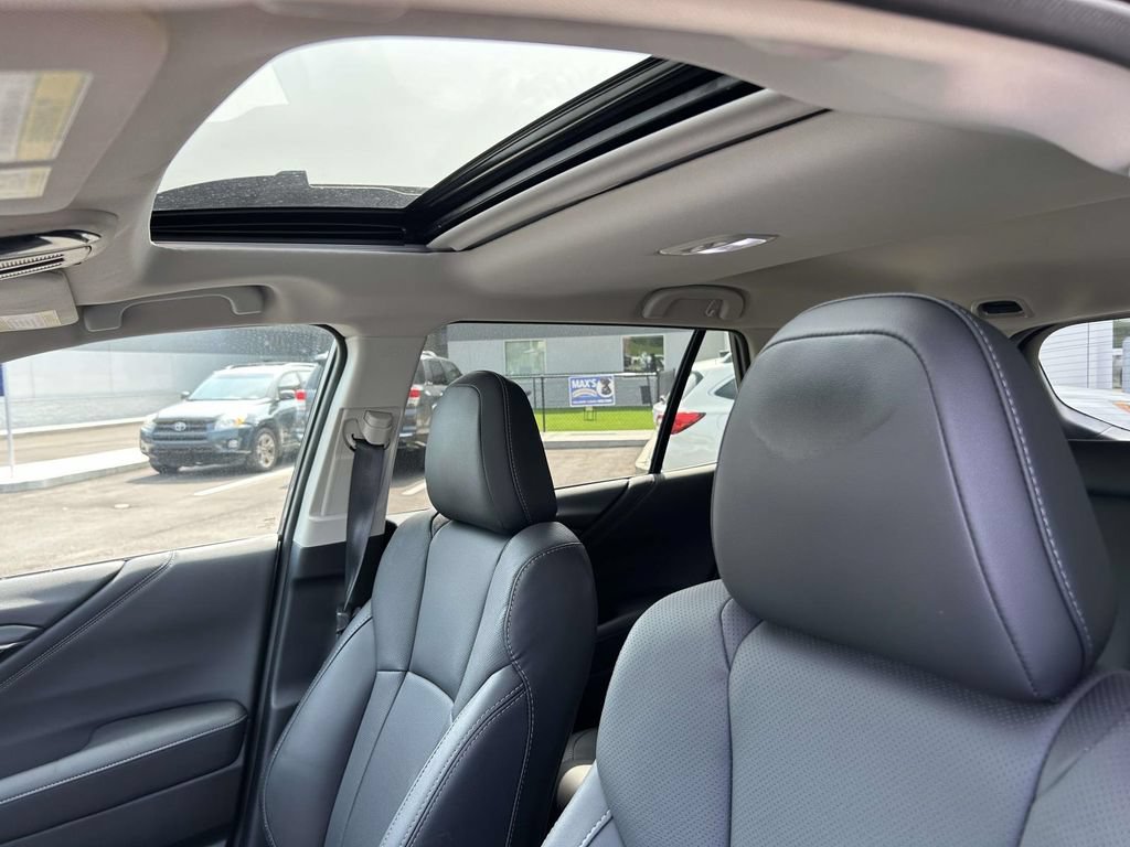 Certified 2025 Subaru Outback Limited AWD/4WD image 12