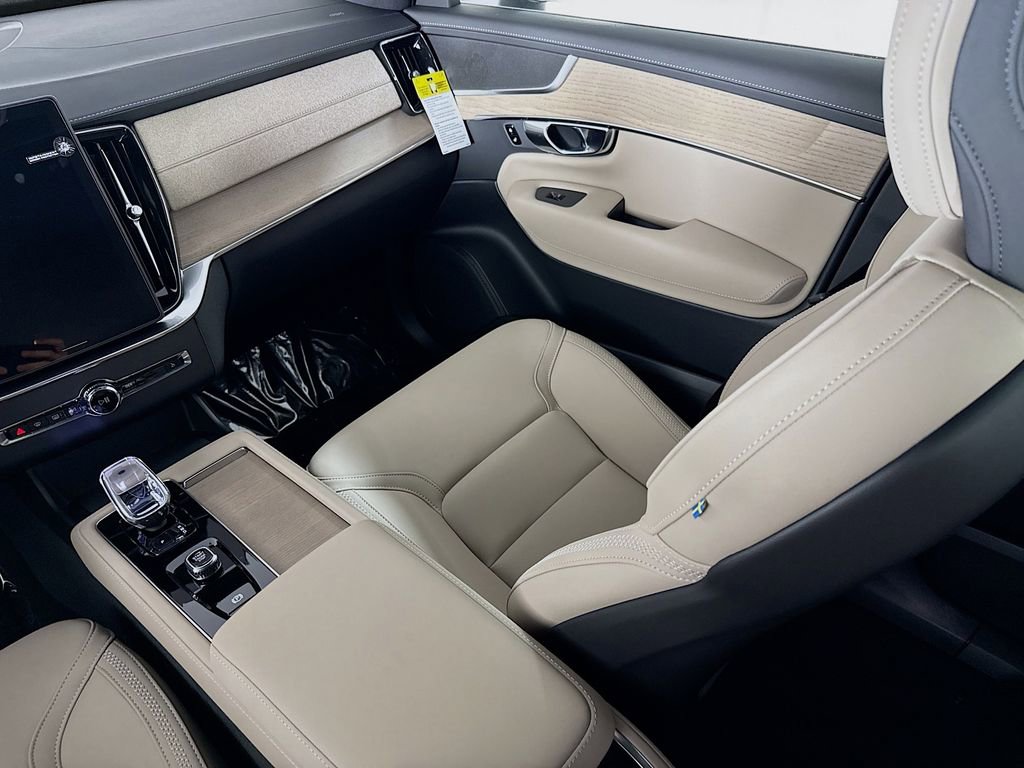 New 2026 Volvo XC90 B6 Plus w/ Protection Package image 24