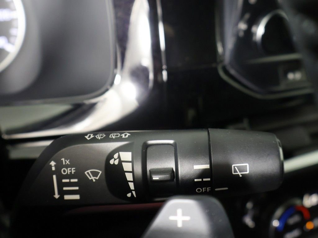 Used 2024 Nissan Pathfinder SL AWD/4WD image 42
