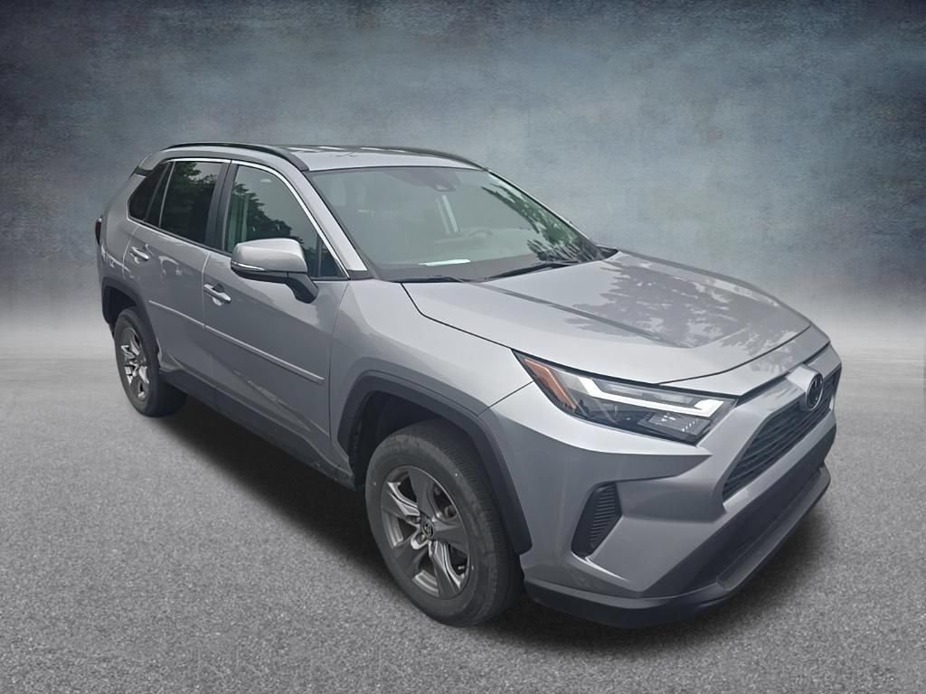 Used 2022 Toyota RAV4 XLE AWD/4WD image 10