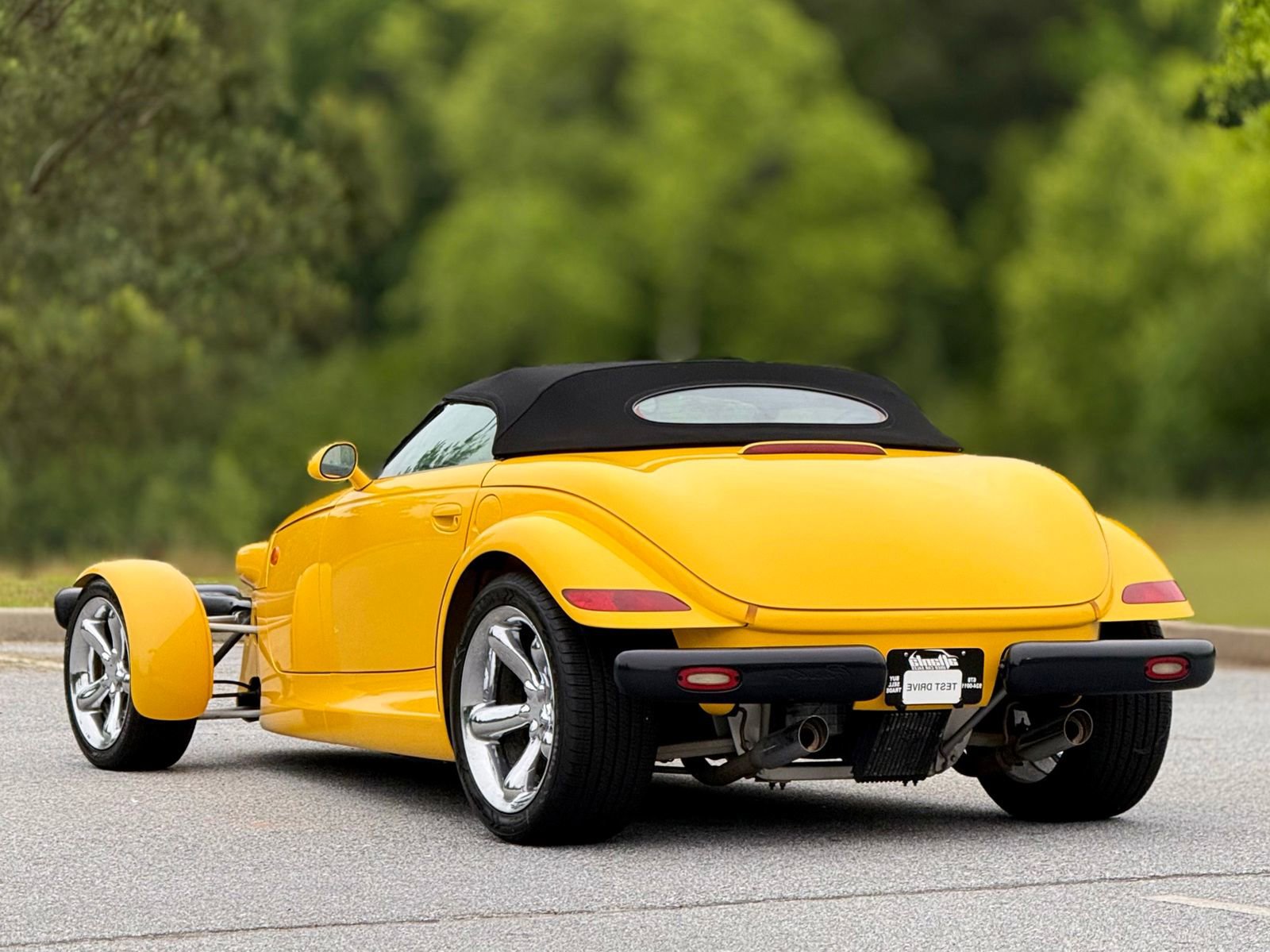 Used 2002 Chrysler Prowler RWD image 10