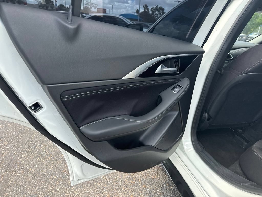 Used 2018 INFINITI QX30 FWD image 20