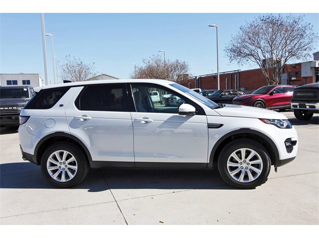Used 2017 Land Rover Discovery Sport SE image 5