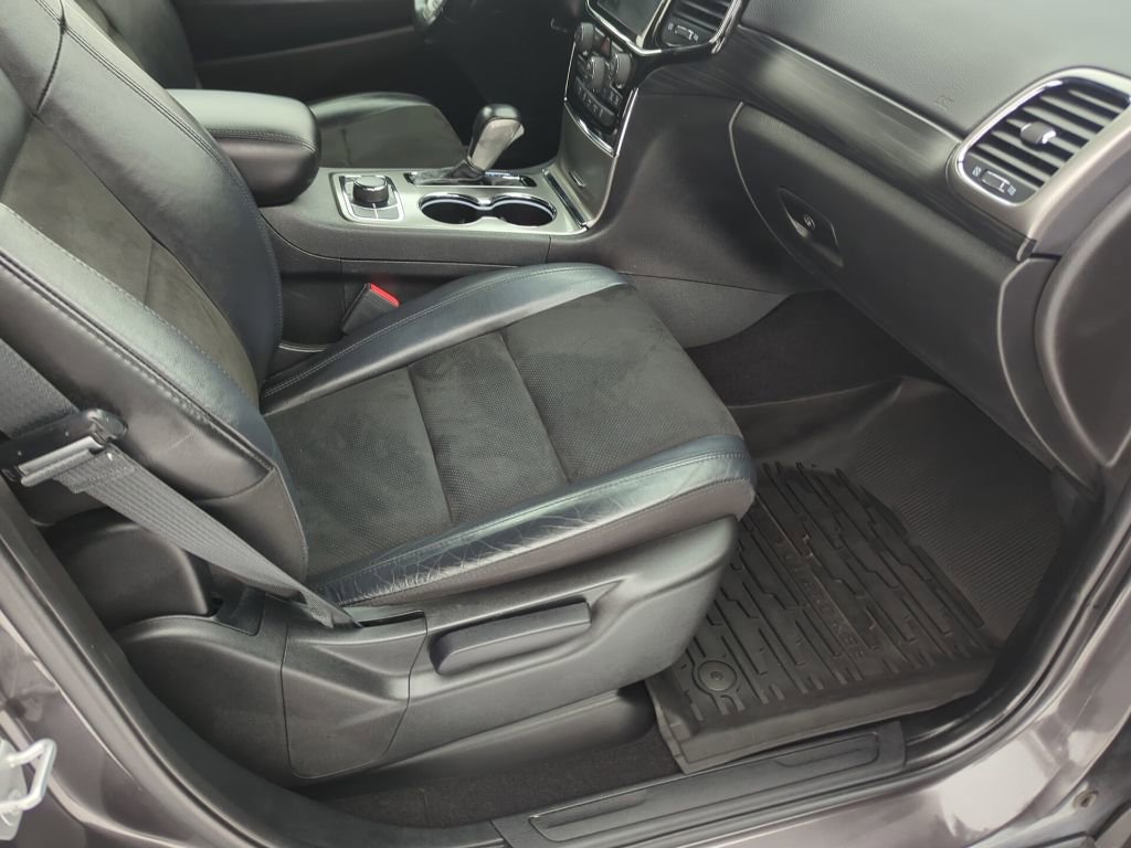 Used 2020 Jeep Grand Cherokee Laredo w/ Quick Order Package 2BN North image 45