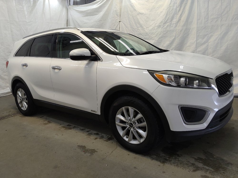 Used 2016 Kia Sorento LX w/ LX Convenience Package image 11