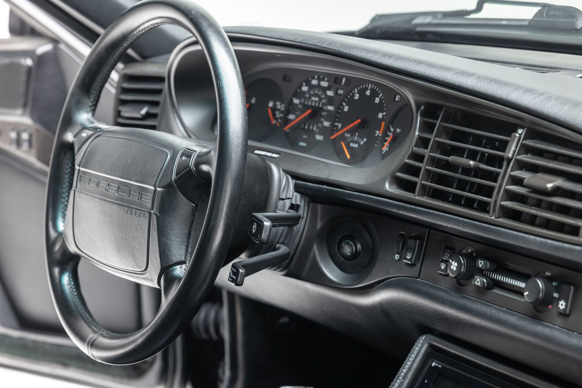 Used 1989 Porsche 944 Turbo RWD image 16