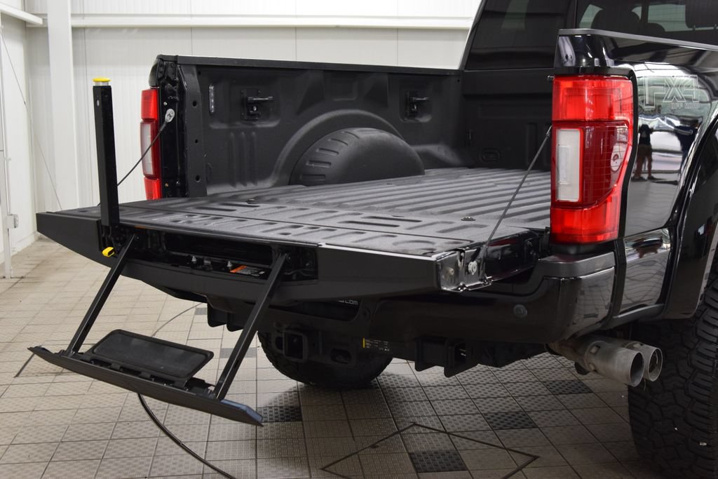Used 2022 Ford F250 Lariat w/ Black Appearance Package AWD/4WD image 29