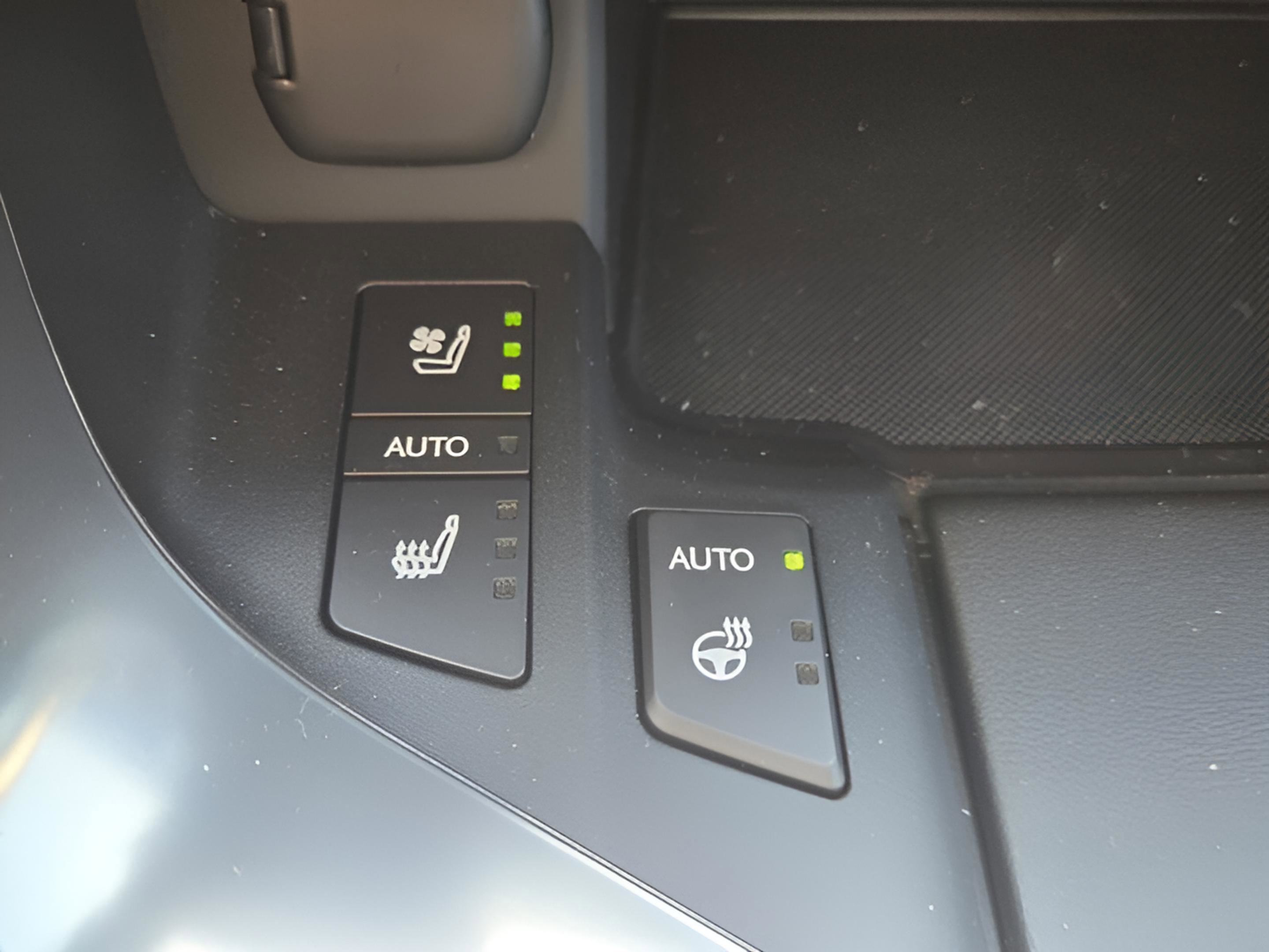 New 2026 Lexus LX 700h Overtrail AWD/4WD image 18