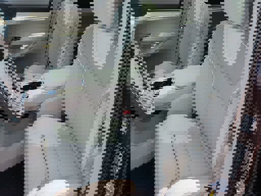 New 2025 Volvo EX90 Plus image 15