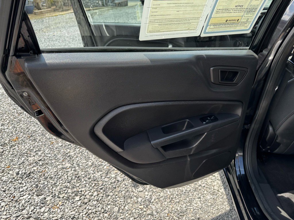 Used 2012 Ford Fiesta SE image 16