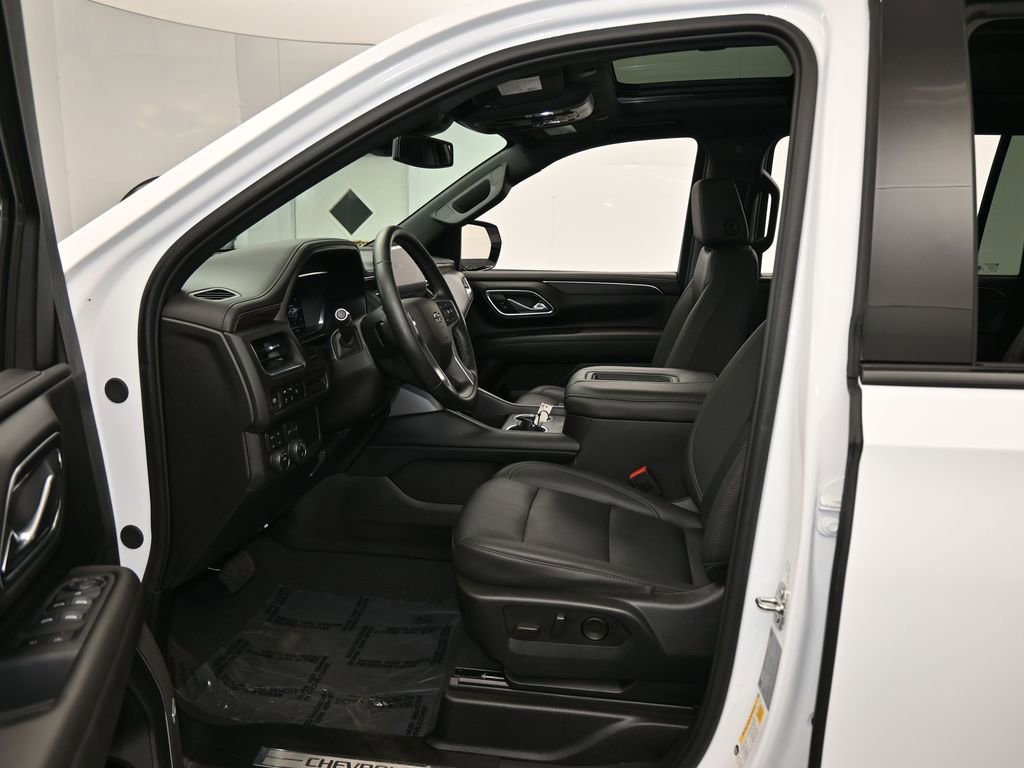 Used 2024 Chevrolet Suburban Z71 image 12
