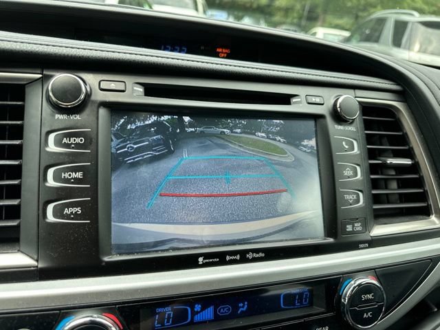 Used 2017 Toyota Highlander SE AWD/4WD image 21