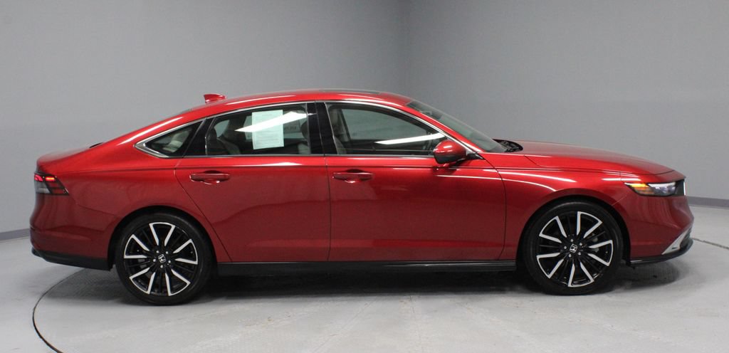 Used 2024 Honda Accord Touring image 11