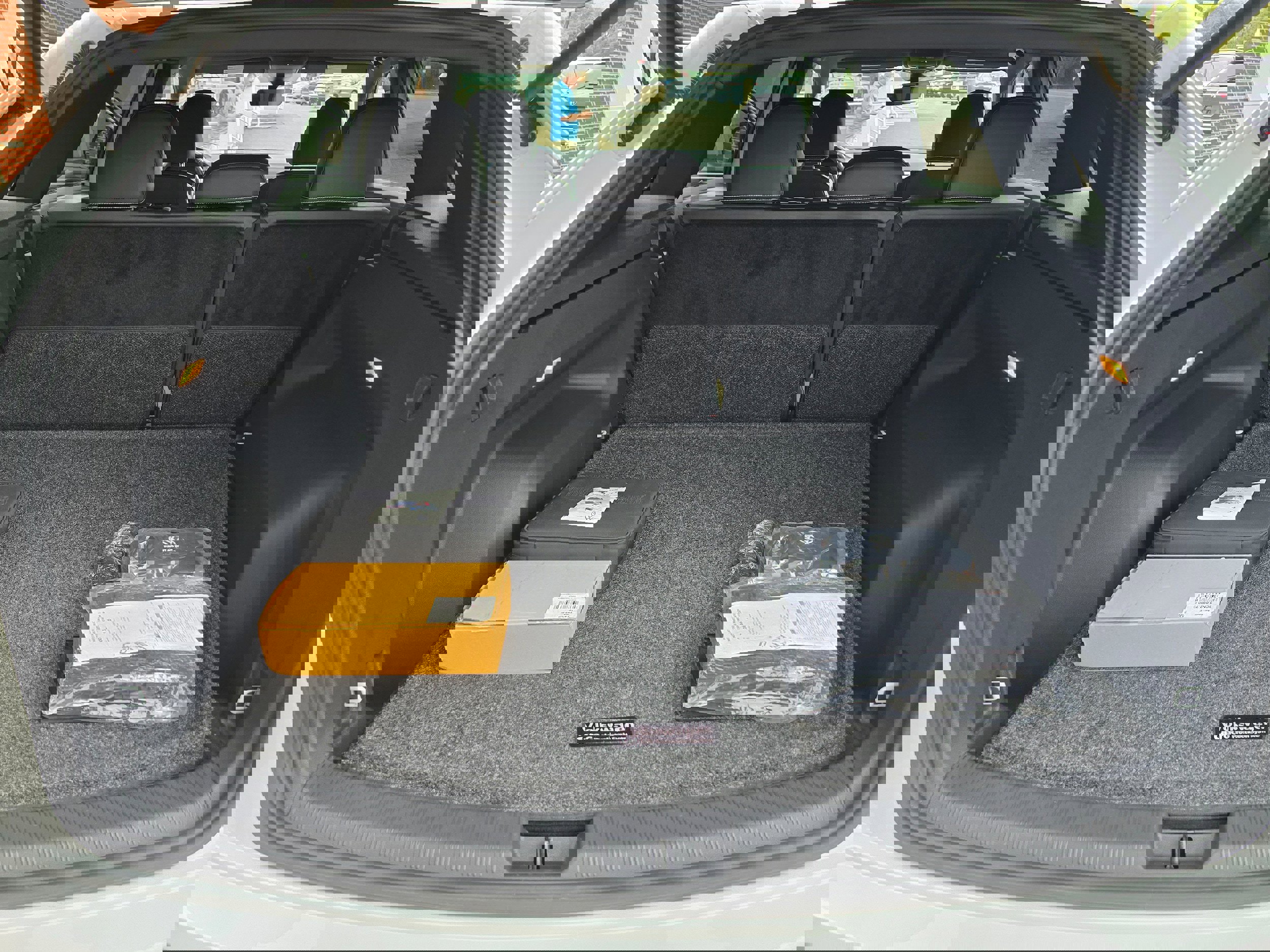 Certified 2022 Volkswagen Atlas Cross Sport SEL R-Line image 12