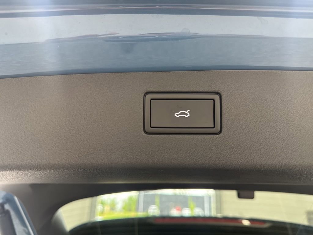 New 2026 Volkswagen Tiguan SE AWD/4WD image 13