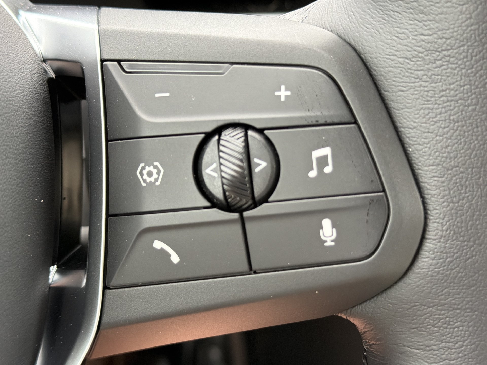 New 2026 BMW X1 xDrive28i AWD/4WD image 32