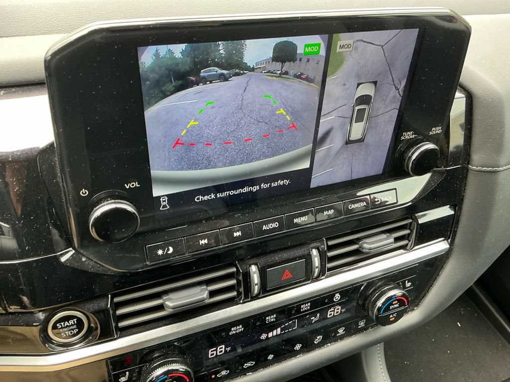 Used 2024 Nissan Pathfinder SL AWD/4WD image 26