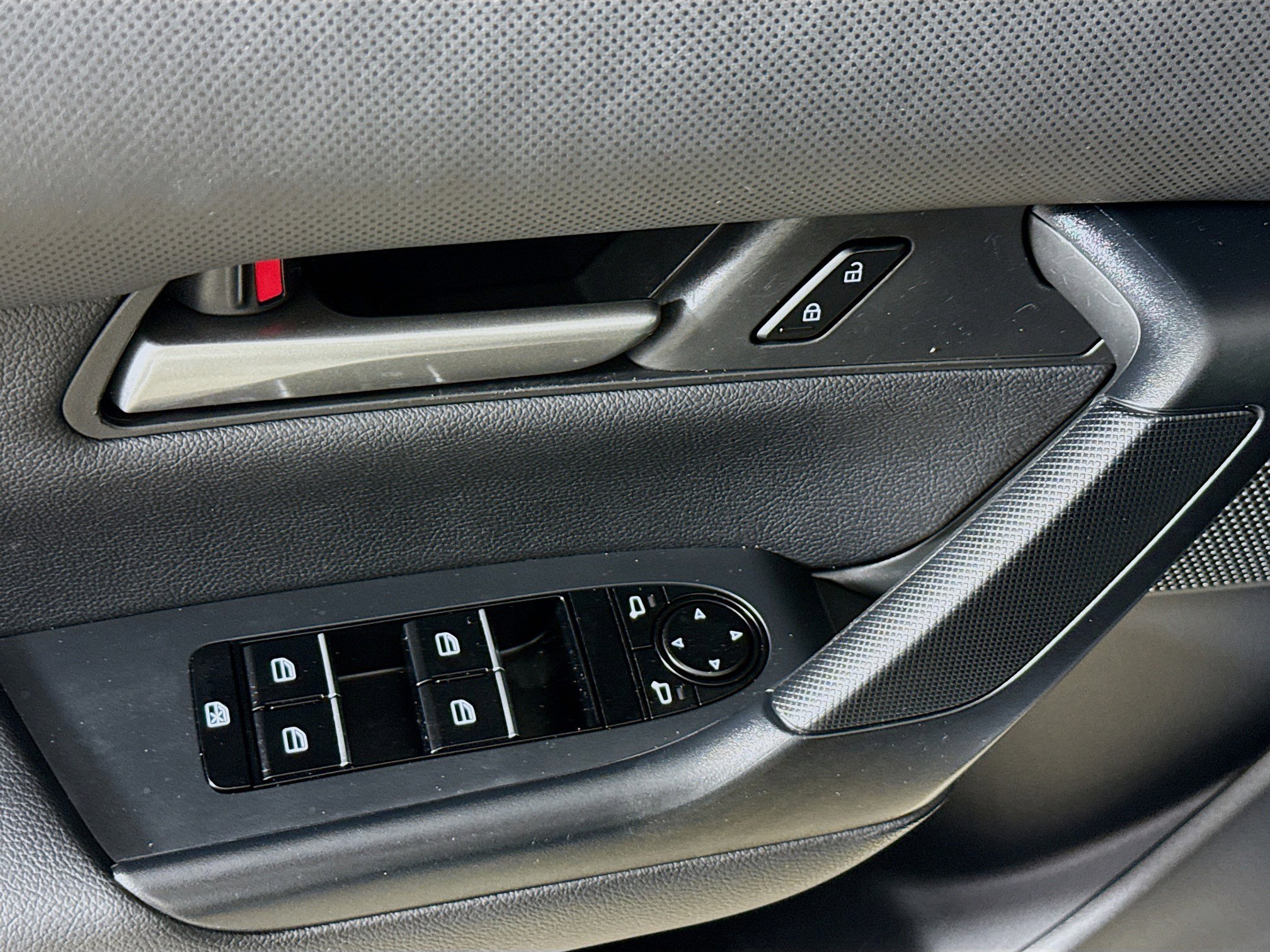 Used 2024 MAZDA CX-50 AWD 2.5 S w/ Cargo Package image 21