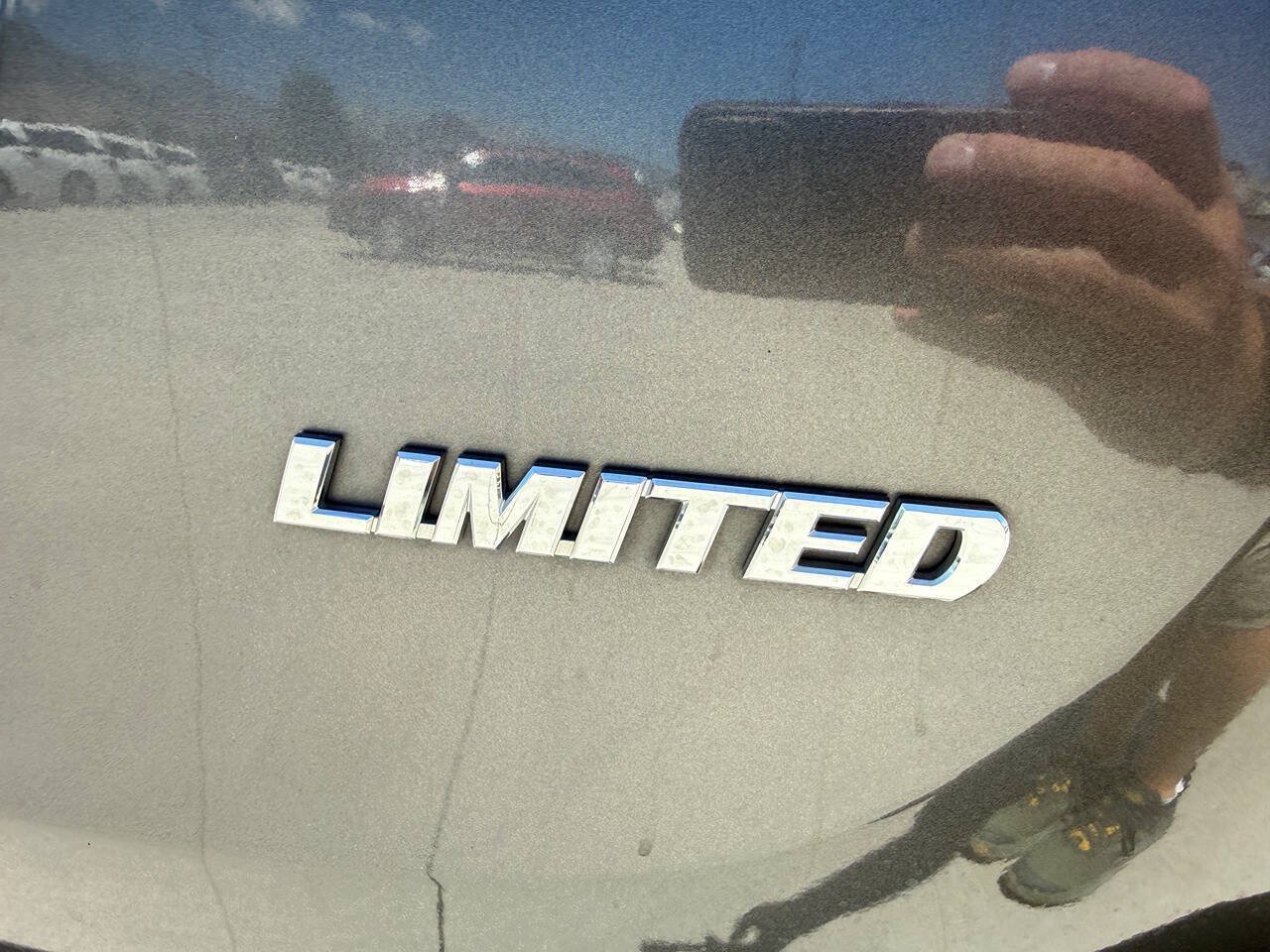 Used 2014 Toyota RAV4 Limited w/ Technology Package FWD image 11