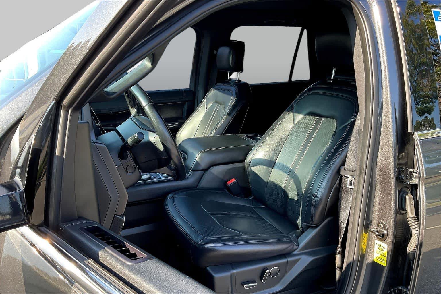 Used 2020 Ford Expedition Limited w/ Equipment Group 301A AWD/4WD image 8