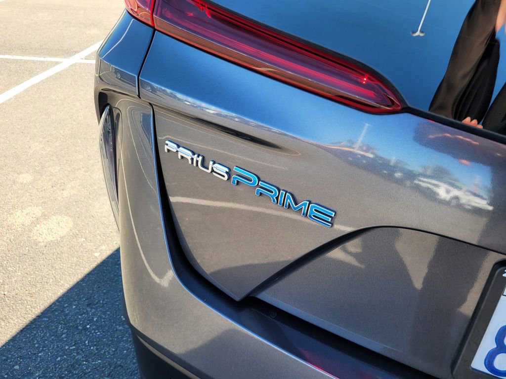 Used 2022 Toyota Prius Prime XLE image 6