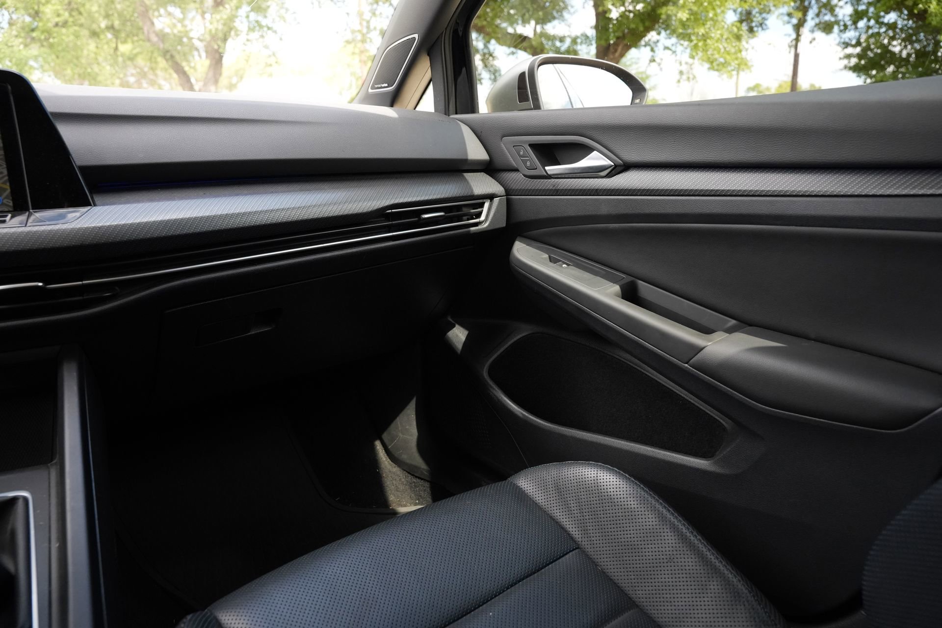 Used 2022 Volkswagen Golf R image 8