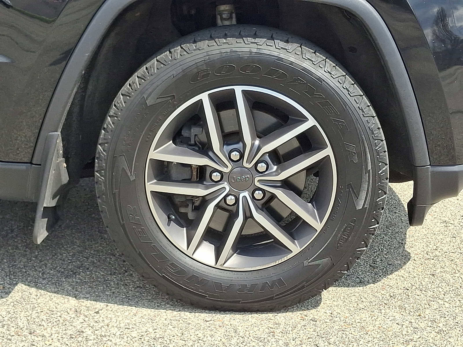 Used 2021 Jeep Grand Cherokee Limited w/ Premium Lighting Group image 9