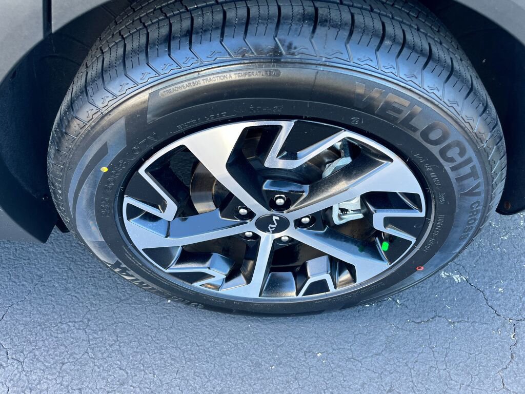 Used 2024 Kia Sportage EX FWD image 25